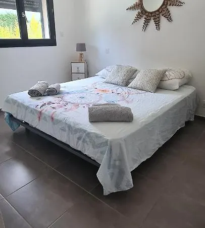Dom wakacyjny Cosy Avec Piscine Privative