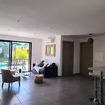 Cosy Avec Piscine Privative Сasa de vacaciones Ghisonaccia