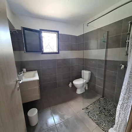 Vakantiehuis Cosy Avec Piscine Privative Ghisonaccia